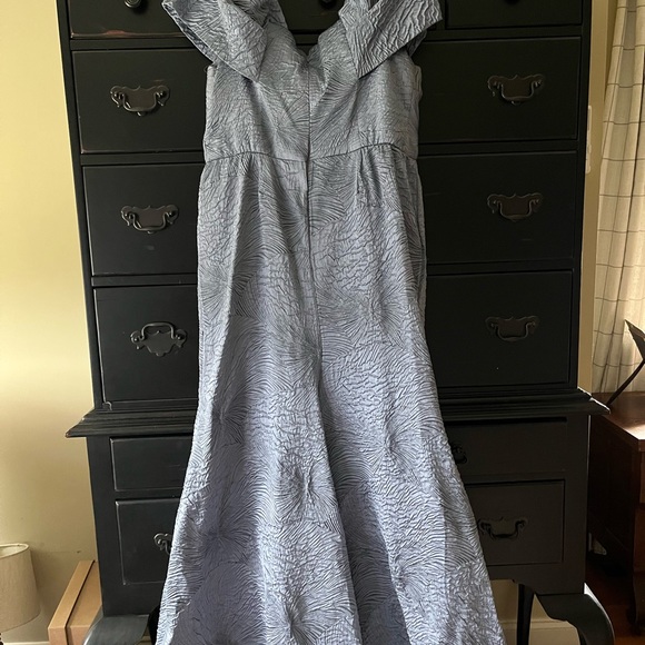 Ricki Freeman TERI JON size 16 (altered). I’m 5’4”- brighter blue - Picture 5 of 15